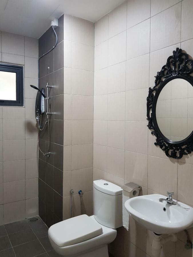 The Executive Seaview 1 At Icon Residence Куала-Тренгану Экстерьер фото